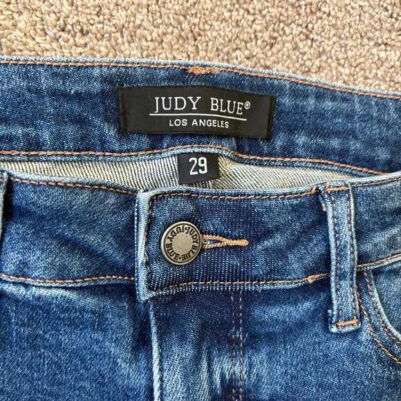 Judy Blue Jean Shorts Dark Wash Distressed Stretch Bermuda Size 29 - Picture 6 of 7